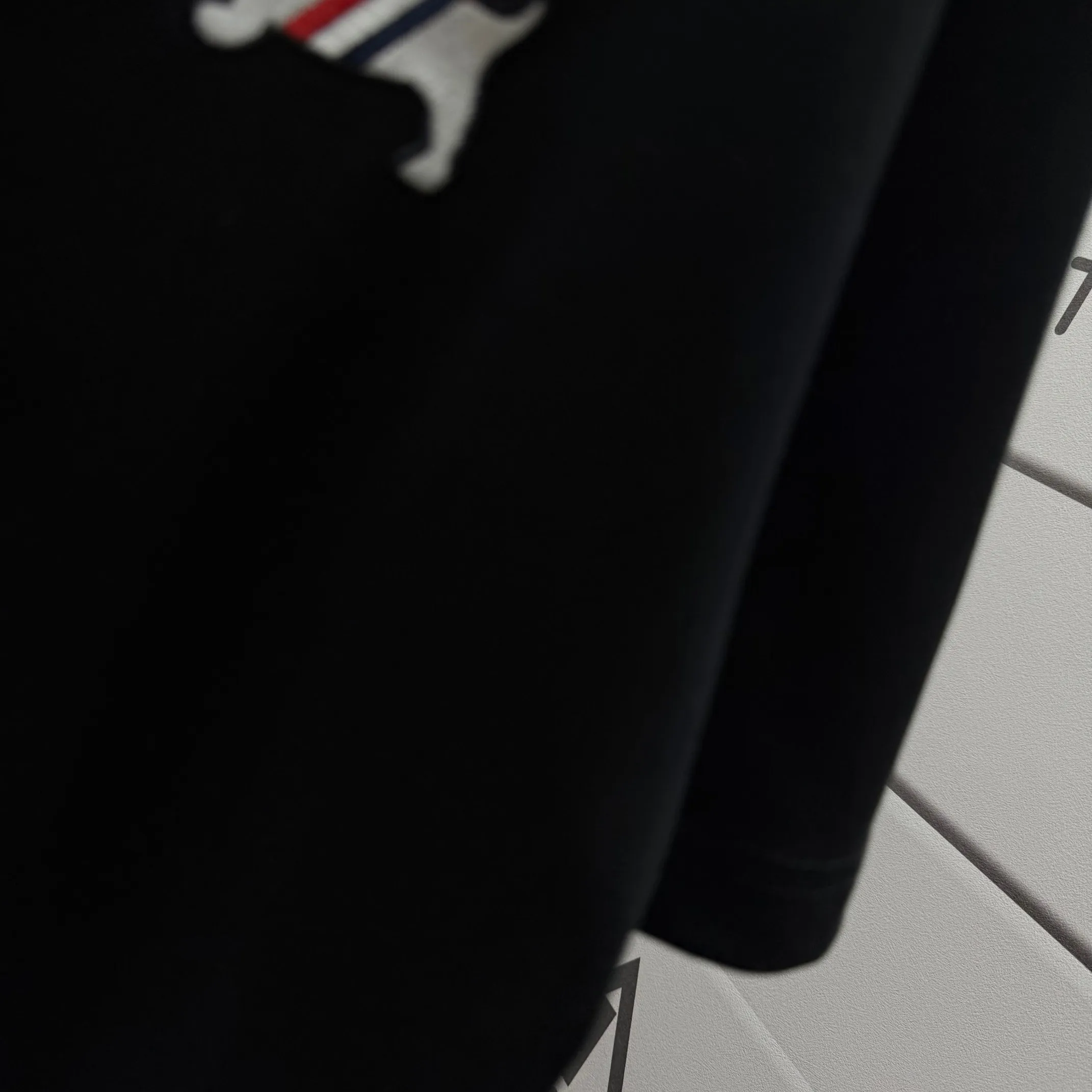 # TB* *2025 New Arrival Classic T 300 Same Style ：White Black Size： S （90-130 ） M （120-150 ） L （140-165 ） XL （160-180 ） XXL （180-210 ）